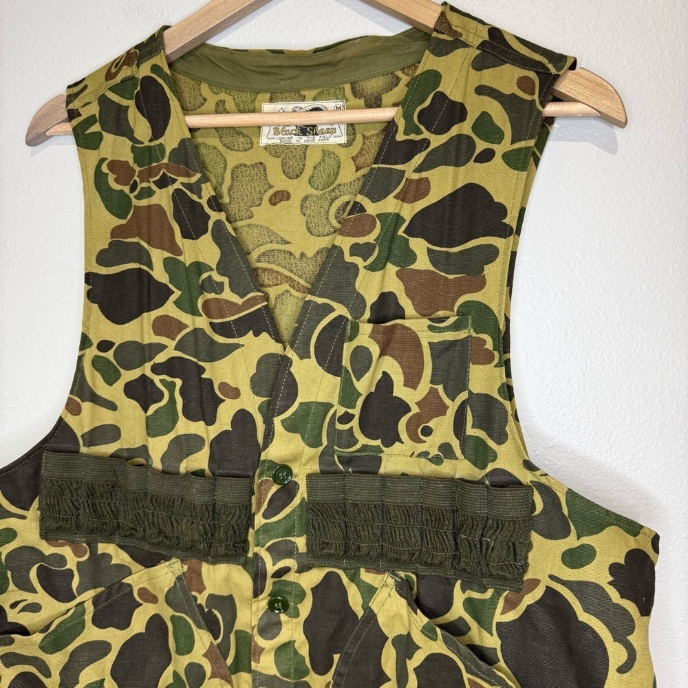Camouflage Button-Up Vest - Picture 2 of 6